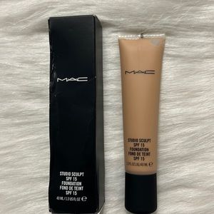 *NIB* MAC Studio Sculpt SPF 15 Foundation NW25
